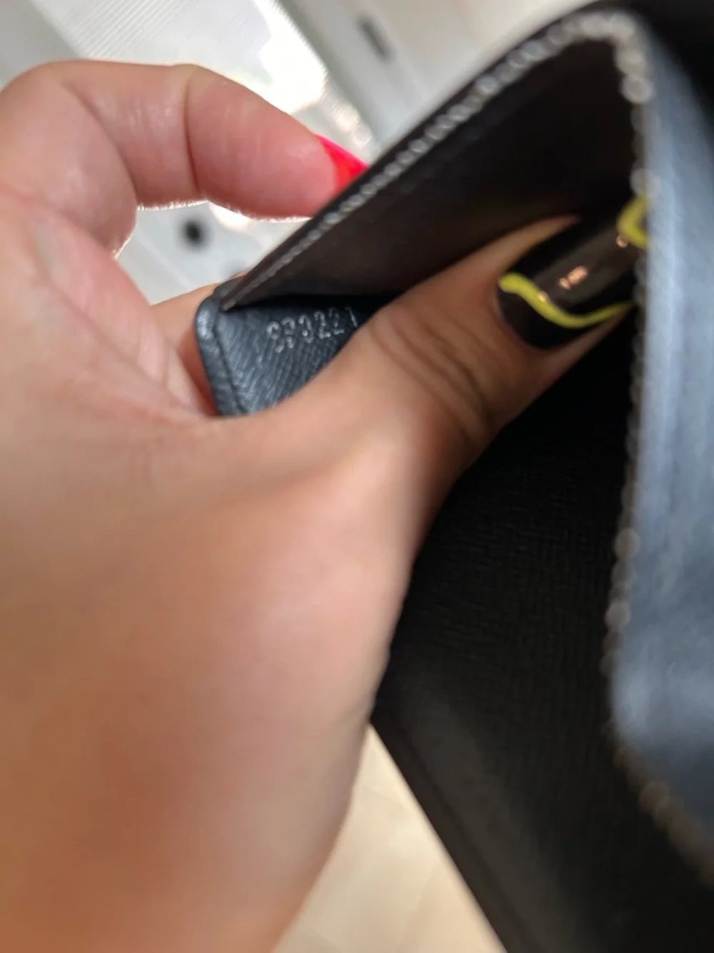 Louis Vuitton Damier Graphite Bi-Fold Card Holder in Black/Grey - Picture 6 of 8